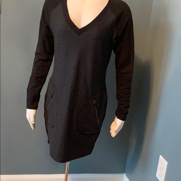 Athleta black gray Enchanted Long sleeve stripe S - Picture 1 of 7